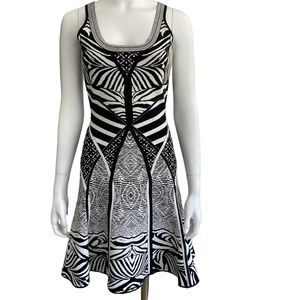 Diane Von Furstenberg  Black & White Fit & Flare Sleeveless Dress Sz Sm